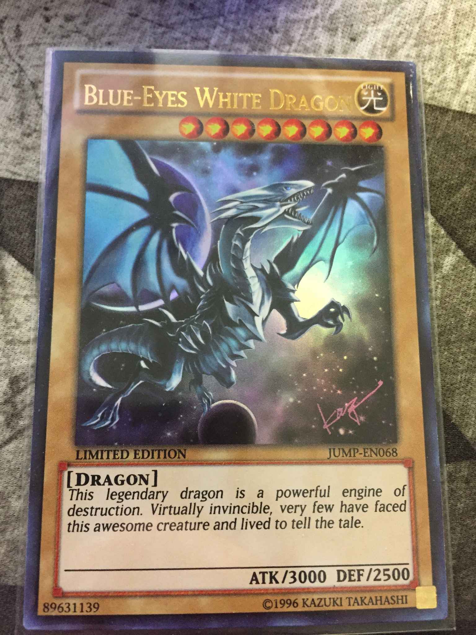 Blue-Eyes White Dragon JUMP-EN068 Ultra Rare 