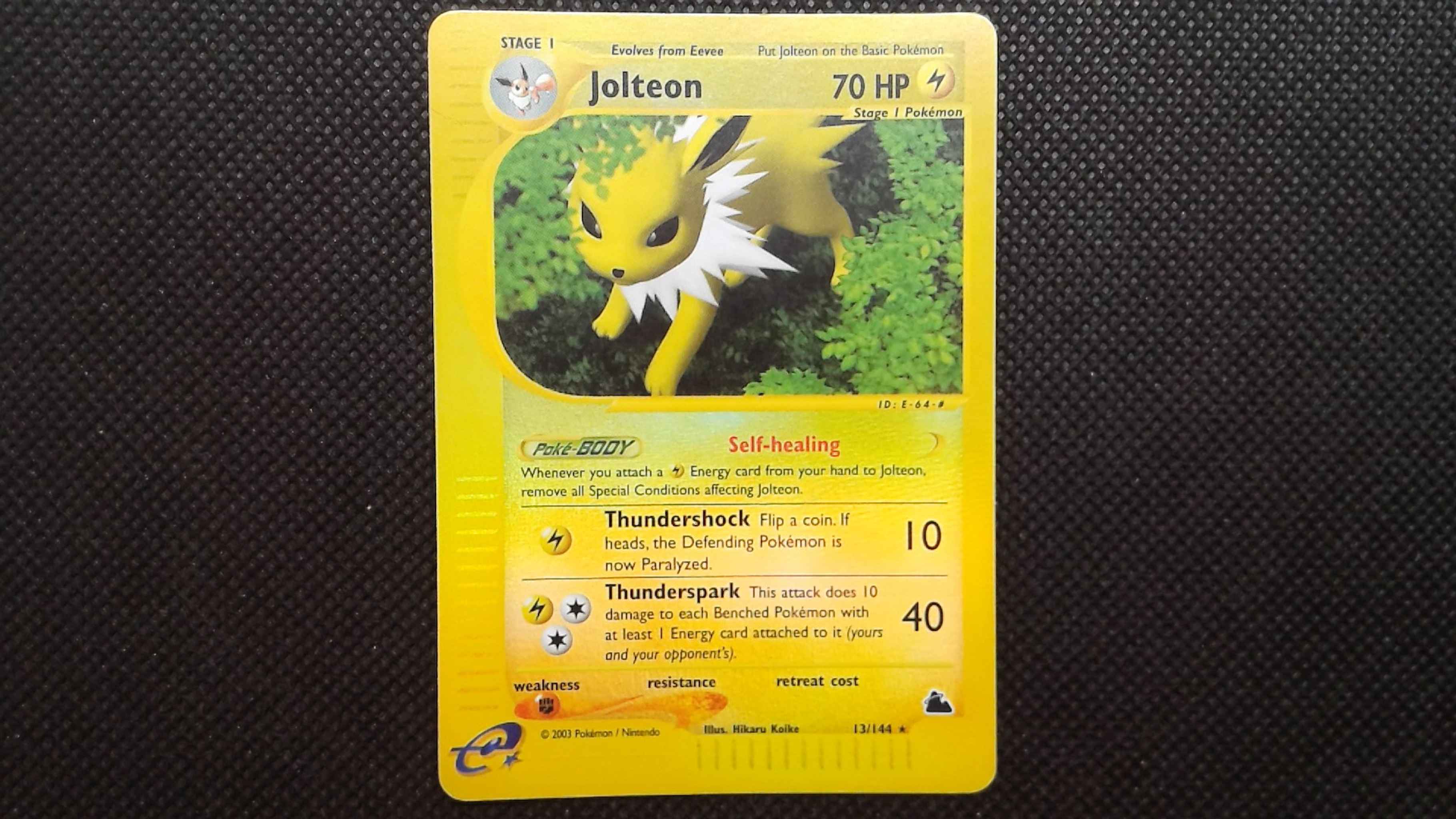 Rare NM Skyridge Pokemon 13/144 Jolteon 