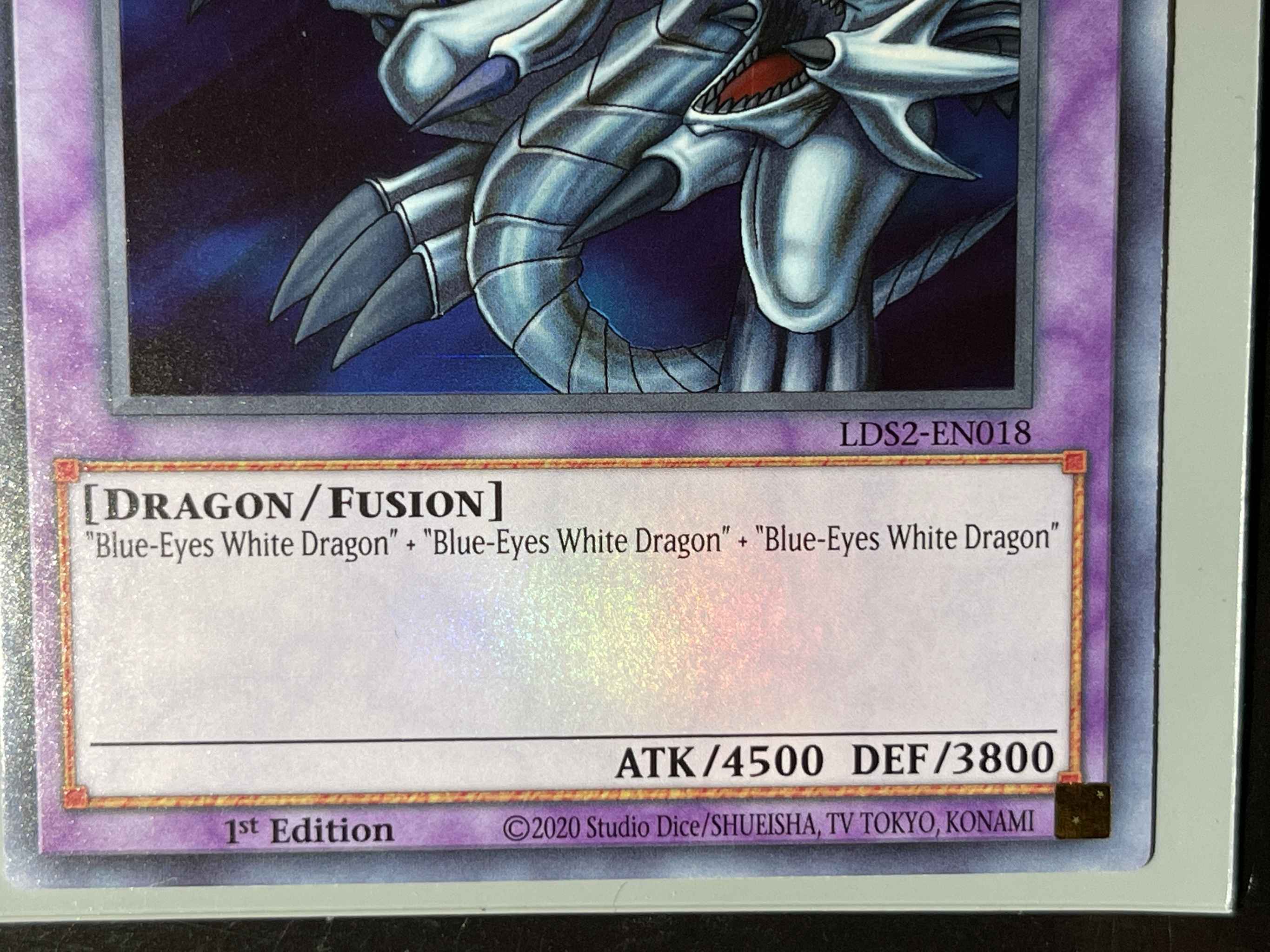 Ultra Rare YuGiOh 1st Edition Blue-Eyes Ultimate Dragon LDS2-EN018 
